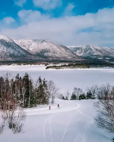 Cross-country skiing near Cape Smokey